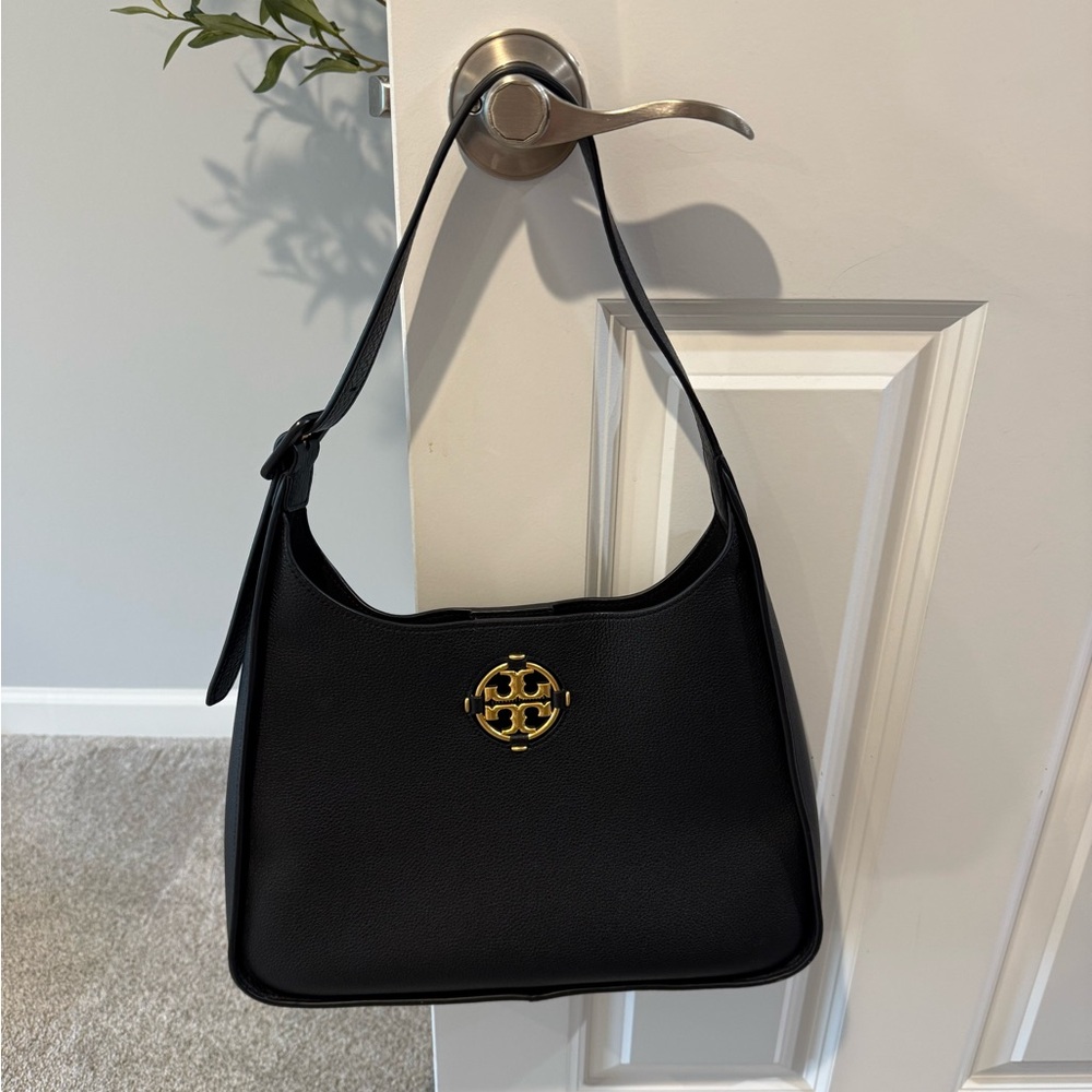 Tory Burch Miller Classic Shoulder Hobo bag in black - Picture 2 of 6